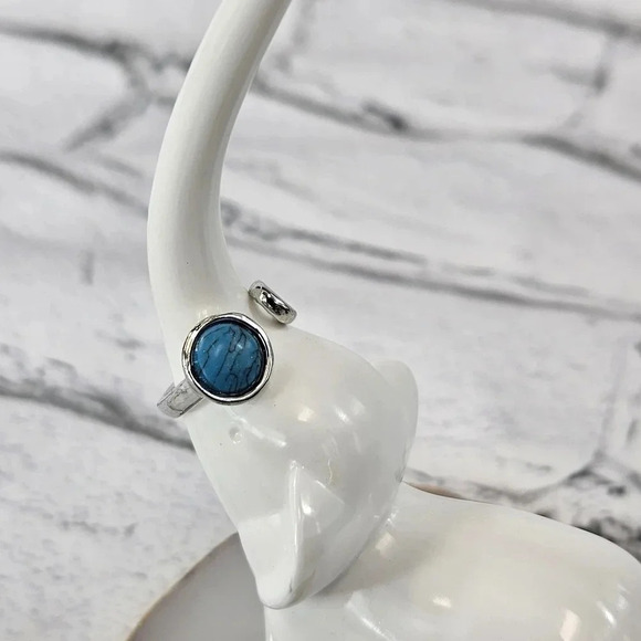 Blue Oval Adjustable Fashion Ring  A22 - Picture 5 of 6